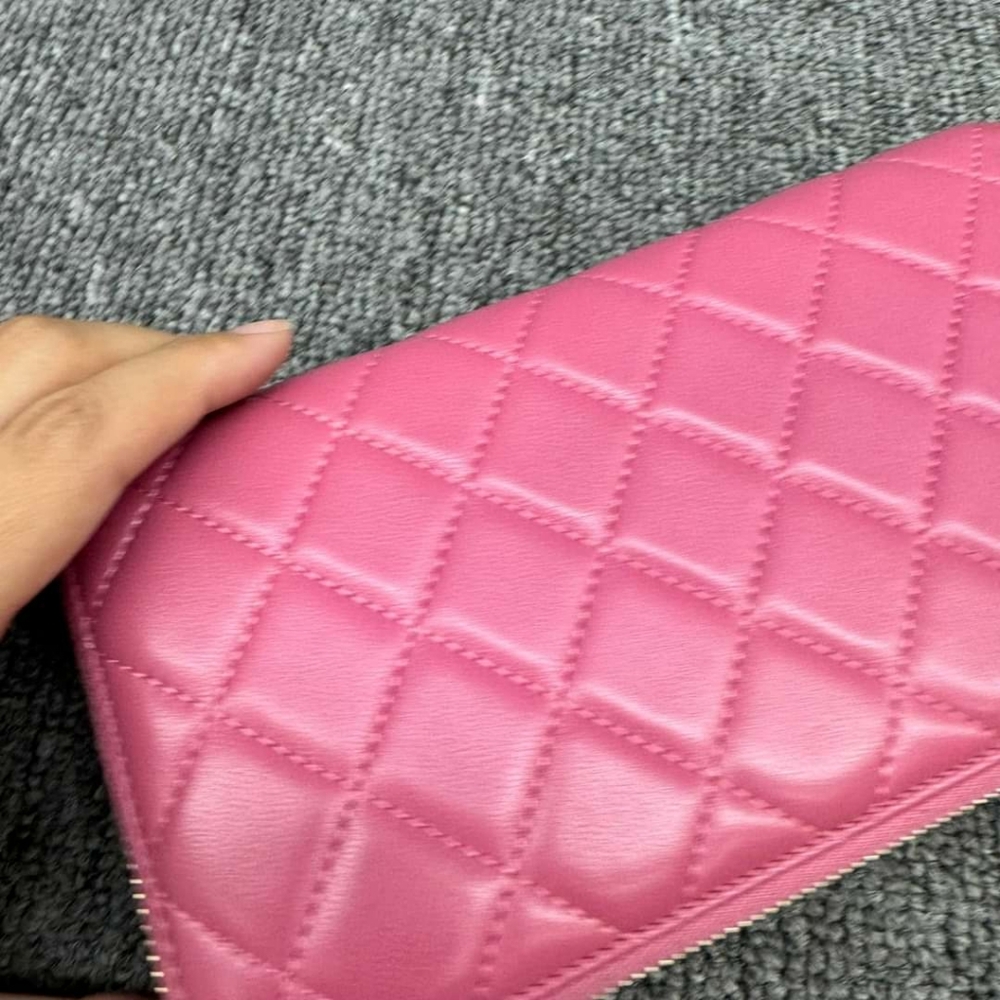 100% Authentic CHANEL Pink Leather Wallet - Picture 3 of 14